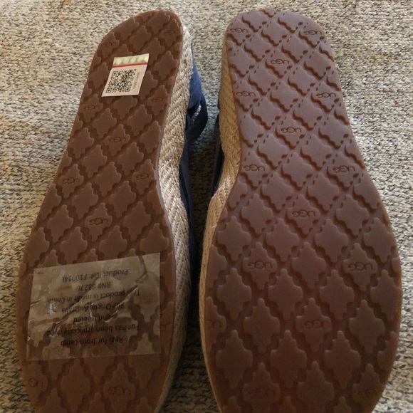 Uggs shoes - Picture 3 of 3